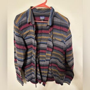 Patagonia Men's Lightweight Fjord Flannel Shirt
Style #54020 Size L